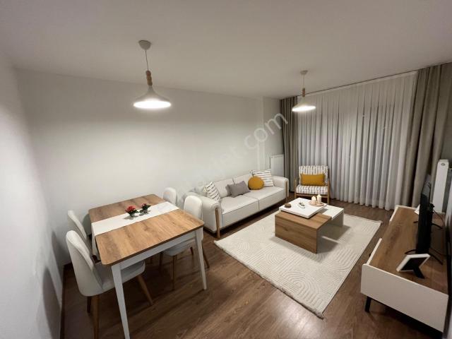Çiğdem Emlak,dan Loca Mahal Sitesinde Kiralık 1+1 Daire