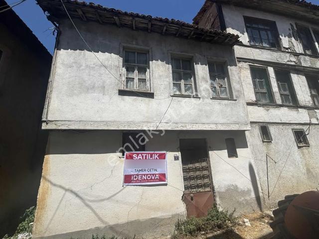 İdenovadan Tirilyede 3 Kat İmarlı Müstakil Ev
