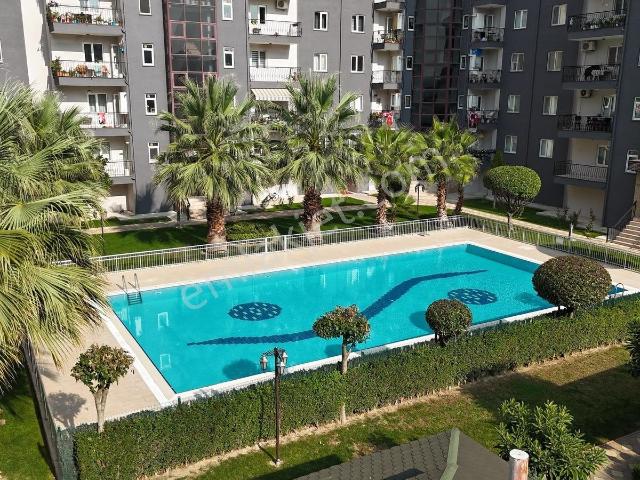 İdenova'dan Yüzüncüyıl Cenk Sitesi 3+1 Havuzlu Geniş Daire