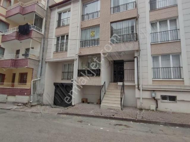 Çiçekli Mah Çarşıya Yürüme Mesafesinde Satılık 3+1 Daire