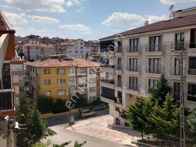 Çiçekli Mahallesinde 3+1 120m2 Ön Cephe