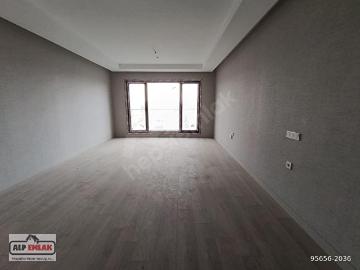 ÇİÇEKLİ NETTE 4+1 ÖN CEPHE HAVUZ.HAMAM.SPORSALONLU KONSEPT