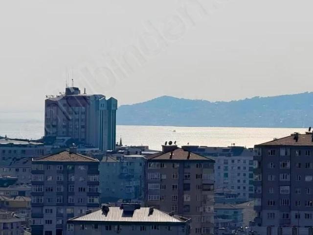 İçerenköy' Adalar Manzaralı Dubleks Teraslı Geniş Daire