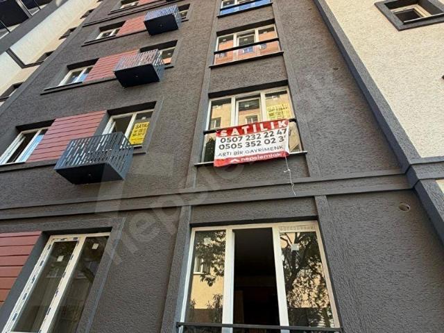İçerenköy merkezde satılık sıfır 2+1 Daire