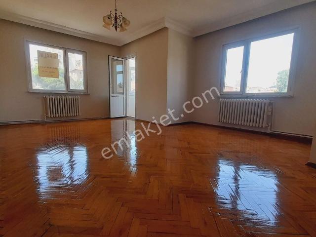 İçerenköy'de 3+1 Kiralık Daire