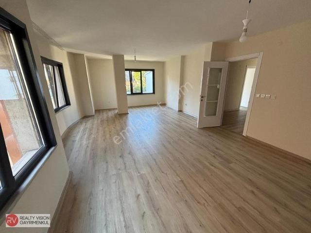 İçerenköyde Acıbadem Üniv Komşu 3+1 Kiralık Ara Kat Daire