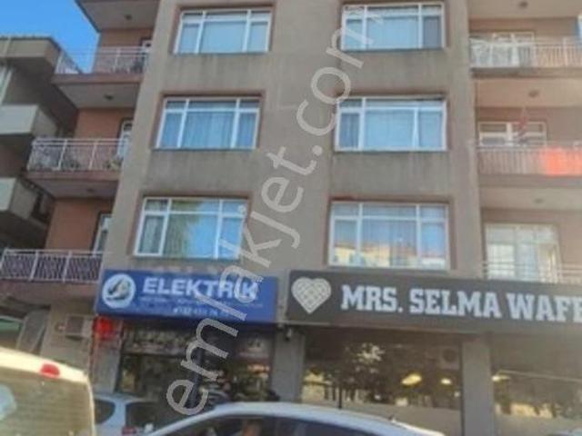 İçerenköy'de Balkonlu, Geniş Ve Ferah 3+1 Kiralık Daire