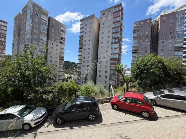 İçerenköy'de Kiralık 2+1 | 80 M² Net | Balkonlu |