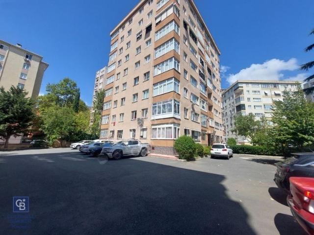 İçerenköyde Site İçinde Metroya 5 Dk 3+1 Ara Kat Daire
