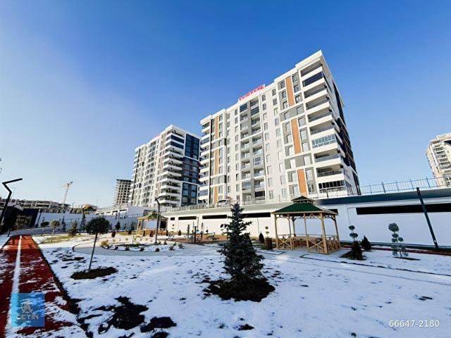 ÇİFT BLOKLU SİTEDE K.GARAJLI GENİŞ PEYZAJ EMSALSİZ 2.KAT 4+1