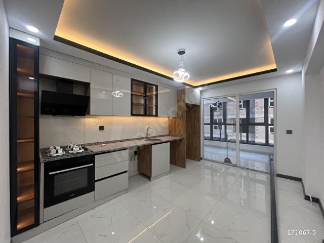 ÇİFTÇİLERDEN KIBRISKÖYÜNDE SATILIK FIRSAT 3+1 DAİRE 140m2!