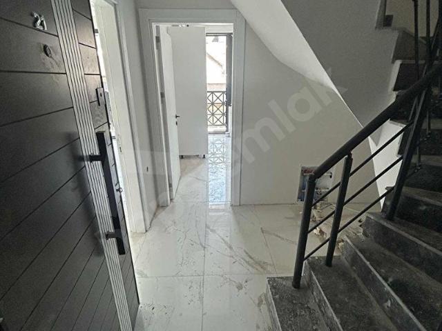 ÇİFTLİK CADDESİNDE 2+1 SATILIK ÇATI DUBLEKS DAİRE