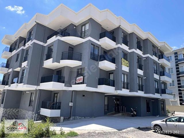 ŞİFAHANE MAHALLESİ İNCİ DİŞ HASTANESİ KARŞISINDA