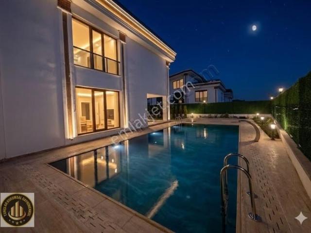 İhtişamın Yeni Adresi: Beyaz Saray Konaklarında Modern Villa