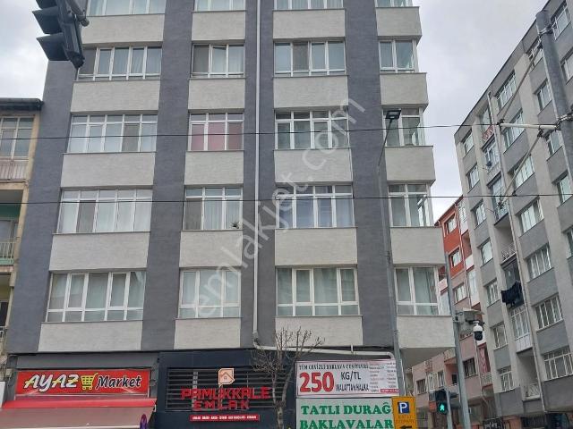 İhsaniye Kırım Cad. Köşe Bina Çarşıda Arakat Satılık 3+1 Daire