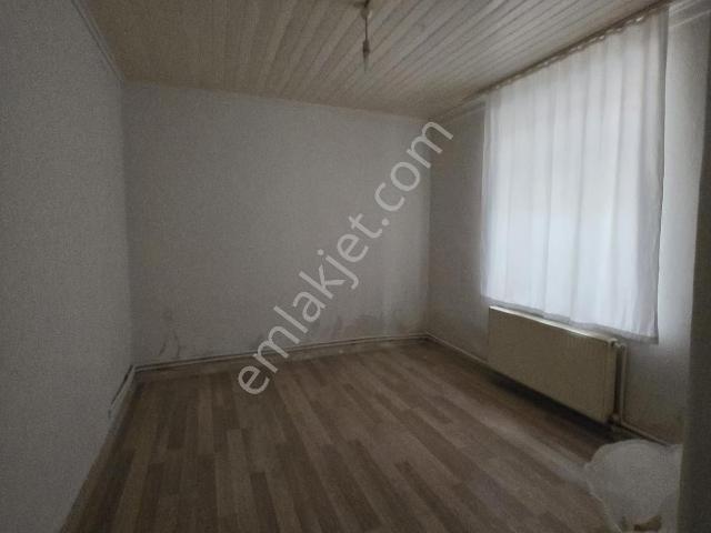 İhsaniye Mahallesin'de Bahçeli Kiralık 2 Katlı Müstakil Ev