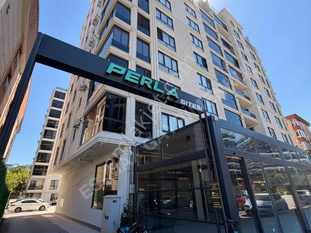 İhsaniye Merkezde, Havuz Ve Park Manzaralı, Sıfır 3+1 Lüks Daire