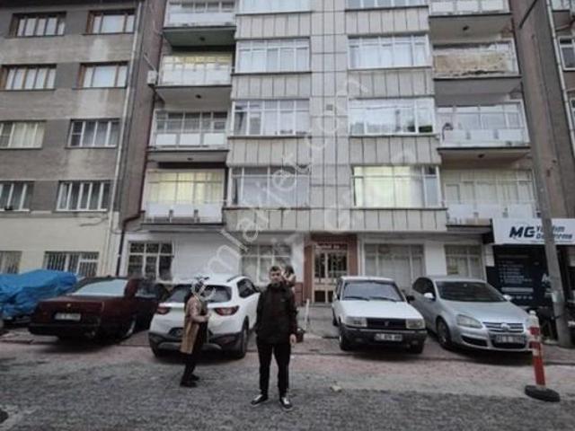 İhsaniye'de Satılık 3+1 Daire, 120m², Kiracılı Yatırım Fırsatı