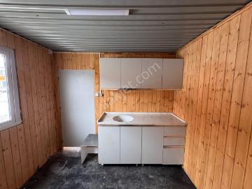 İçi 1.sınıf Çam Lambriden Dışı Yalıtımlı Sandviç Panelden İmal Edilmiş 21m2 2oda Wc+lv+duş Konteyner