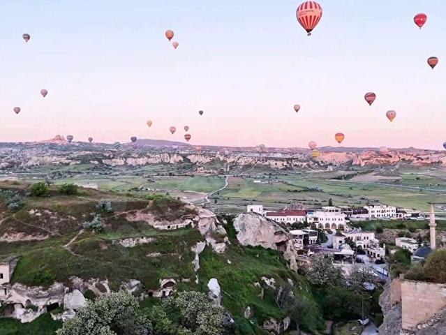 İÇİNDEN BALON GEÇEN HOTEL SATILIK