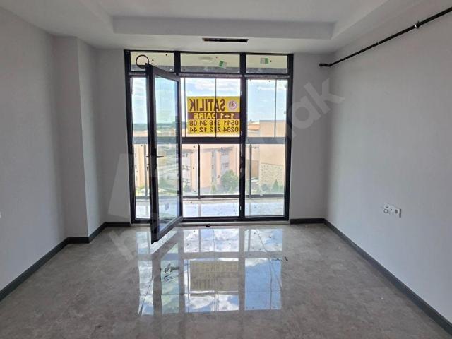 EDİRNE MERKEZ ADLİYE VE SANAYİ ARKASINDA OFİS VEYA KONUT OLARAK KİRALIK 1+1