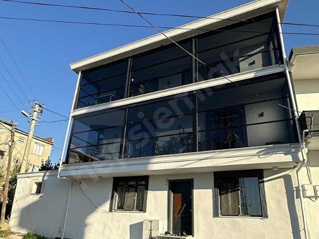 IŞIKLAR KÖYÜNDE 4 DAİRE BAHCELİ VERANDALI YENİ SATILIK BİNA