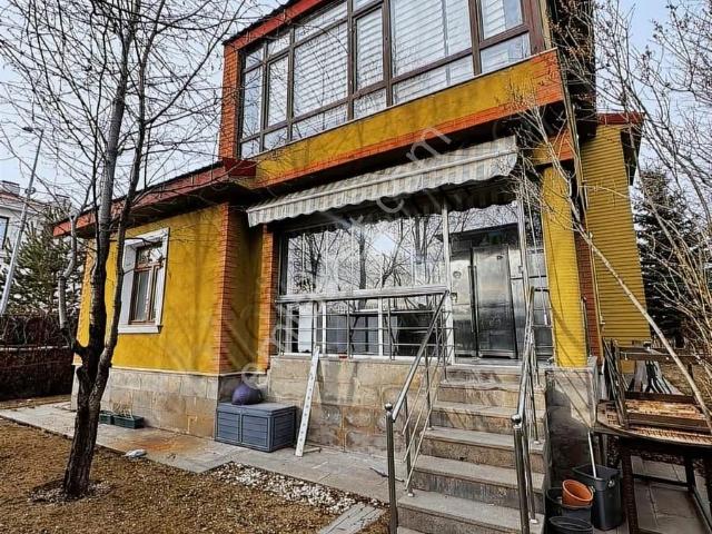 Işık Gayrimenkul'den Dadaşkent'te 8+1 Satılık Villa