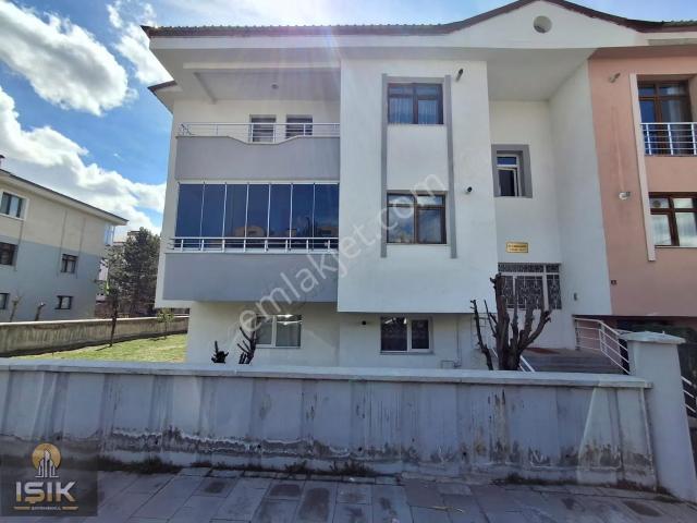 Işık Gayrimenkul'den Dadaşkent'te Satılık 3+1 Daire