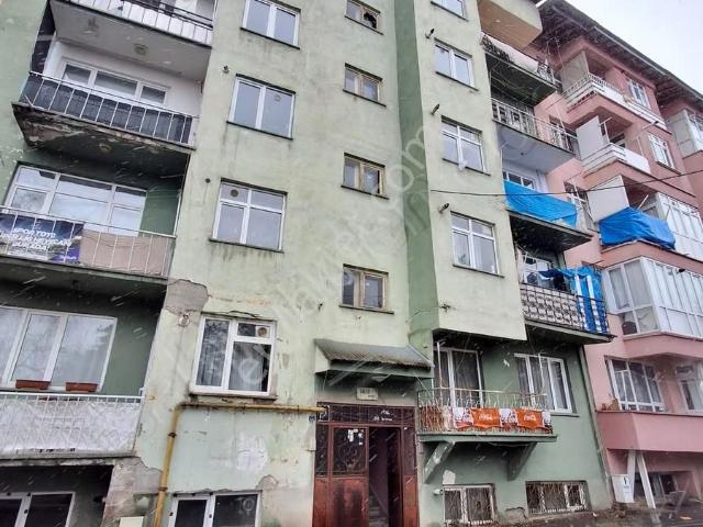 Işık Gayrimenkul'den Köşk Mahallesin'de 2+1 Kiralık Daire