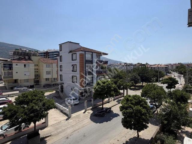 Işık Gayrimenkul'den Kiralık Hürriyet Mh. Büyük 3+1 Daire