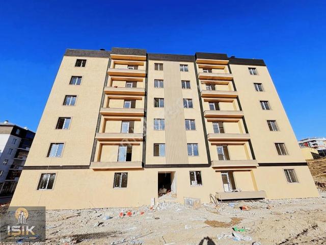 Işık Gayrimenkul'den Hilalkent'te 1+1 Satılık Daire