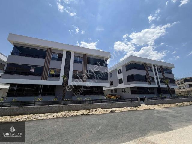 Işık Gayrimenkul'den Satılık Gölet Mevkiinde Super Lux Daire