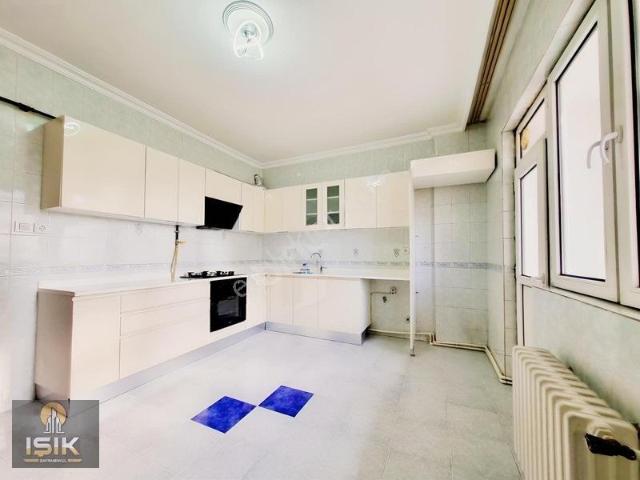 Işık Gayrimenkul'den Terminal Caddesin'de Kiralık 3+1 Daire