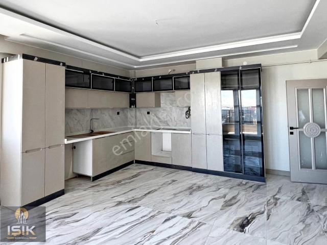 Işık Gayrimnenkul'den Hilalkent'de Satılık 3+1 Lüks Daire