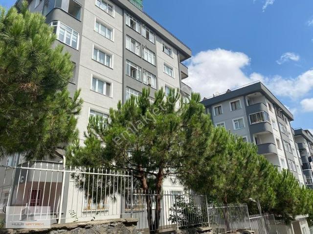 İkbal Caddesi Yurt Sitesinde 3+1 Temiz Geniş Balkonlu Kiralık