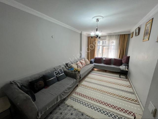 İkitelli Mehmet Akif Mah. Satılık Eski Yapı 2+1 80m2 1.kat