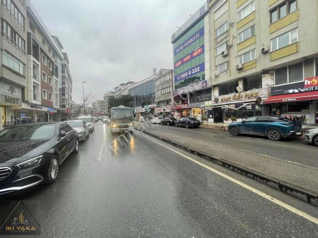 İkiyaka'dan Fırsatt! Minibüs Yolu Üzerinde Satılık 4+1