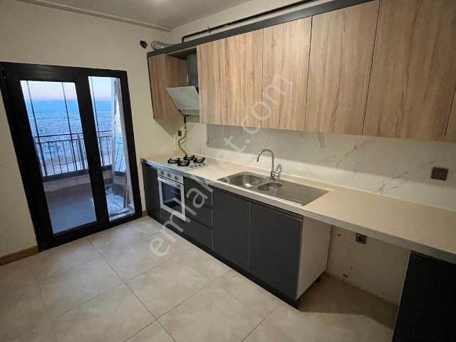 İkizide Merkezi Konumda, Geniş Ve Ferah 3+1 Kiralık Daire