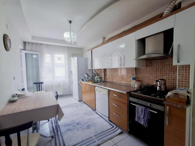 İkizler Gayrimenkul'den Şeyhbayramda Satılık 2+1 Yapılı Daire.