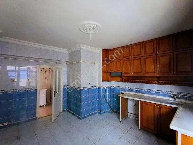 İkizler Gayrimenkul'den Fırat Mahallesi Kiralık 3+1 Daire.