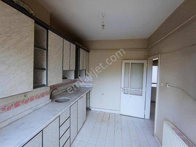 İkizler Gayrimenkul'den Kiralık 2+1 Daire Fırat Mahallesin'de.