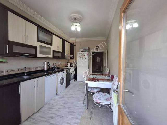 İkizler Gayrimenkul'den Paşaköşkünde Satılık 3+1 Yapılı Daire