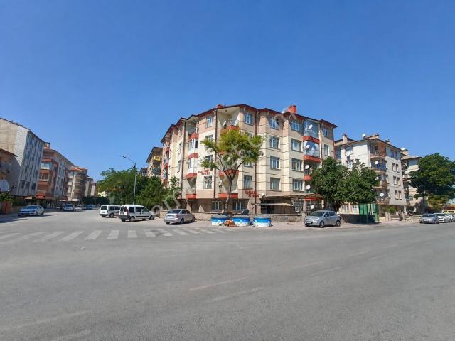 Işıklar Mahallesi Malas Caddesi Üzerinde 2+1 Ara Kat Daire