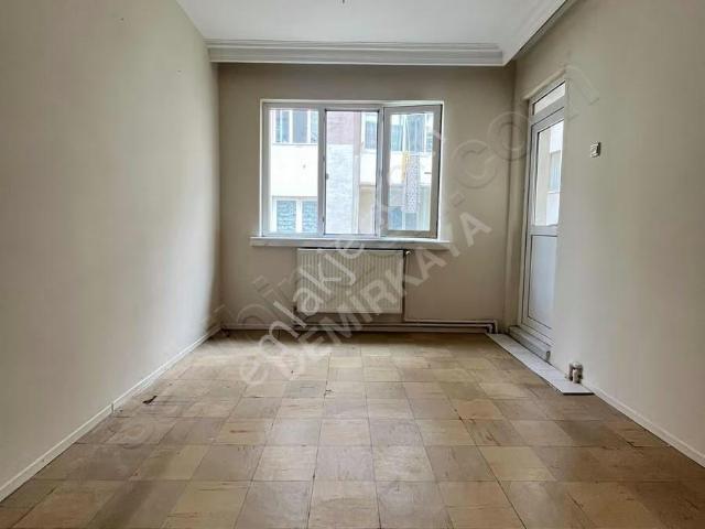 Işıklar Mh Kırım Cd Yakını Kiralık 3+1 Daire