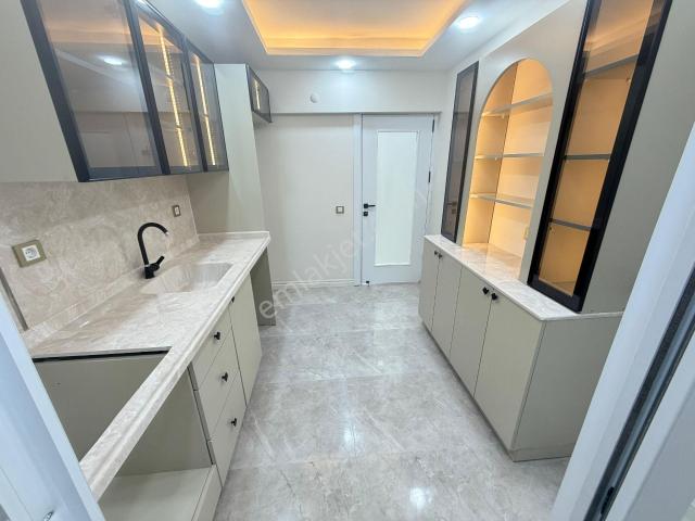 İkram Dondurma Civarı 3+1 Lüx Daire