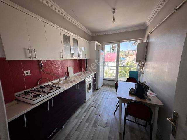 İks Emlak’tan Çarşı İçinde Kiralık Daire
