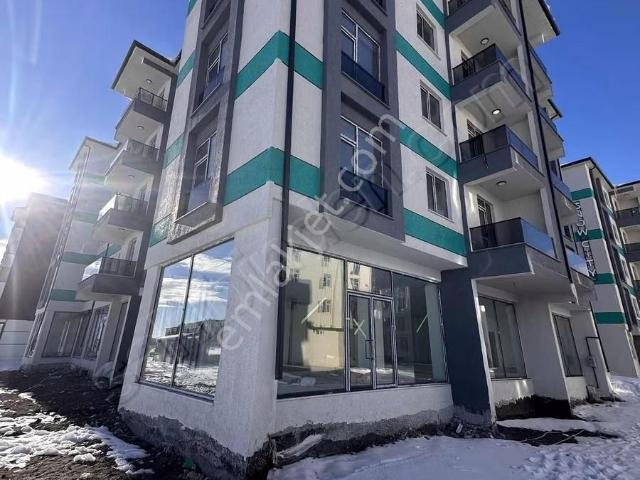 İks Emlaktan Satılık 2+1 Güney Cephe Adliye Karşısı