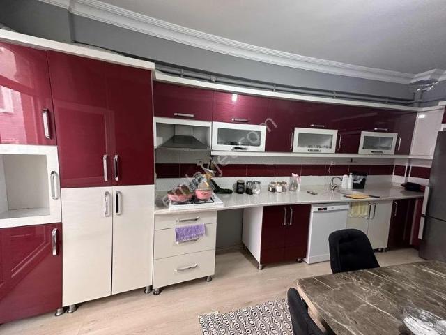 İks Emlaktan Satılık Merkezi Konumlu 3+1 Daire