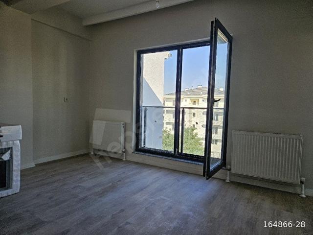 İlçemiz Yeni Mahalle Deva Sokakta 55 m2 1+1 iskanı yeni alınmış kiralık dairemiz