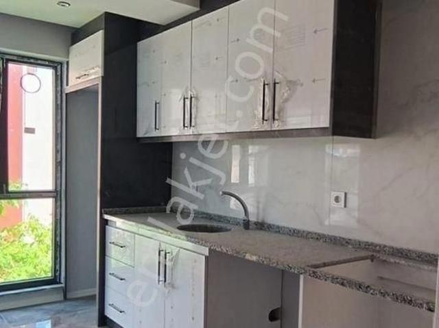 İlbade Mahallesinde 2+1 Kiralık Daire Cadde Üzeri
